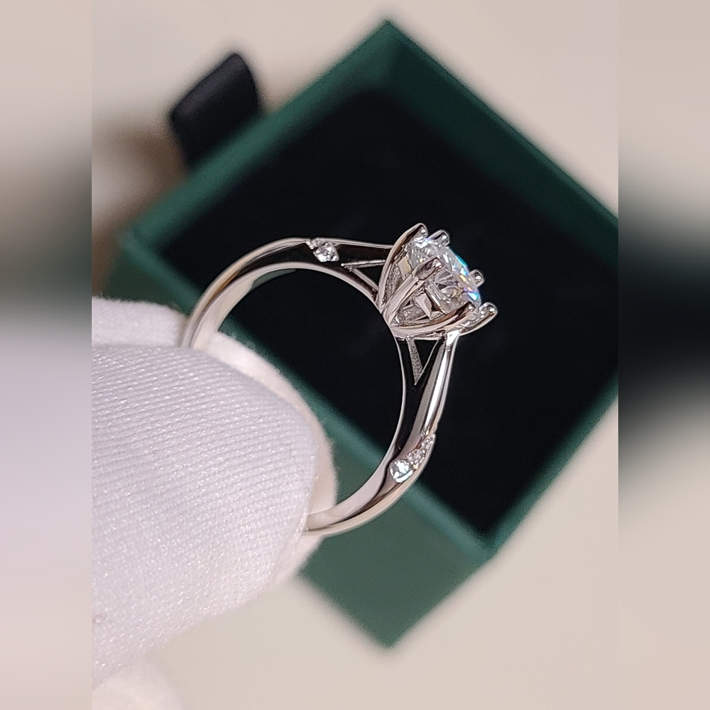 1 CT. Moissanite solitaire ring S925